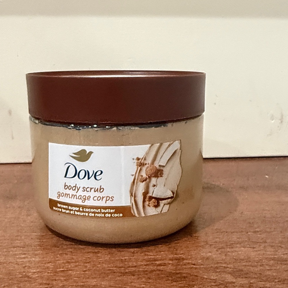NWT Doce Brown Sugar & Coconut Butter Body Scrub